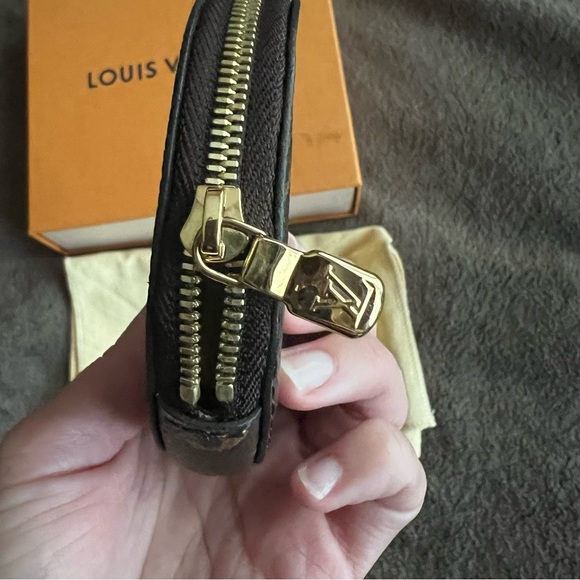 LOUIS VUITTON MONOGRAM ROUND COIN WALLET POCHETTE ACCESSOIRES - Picture 10 of 12